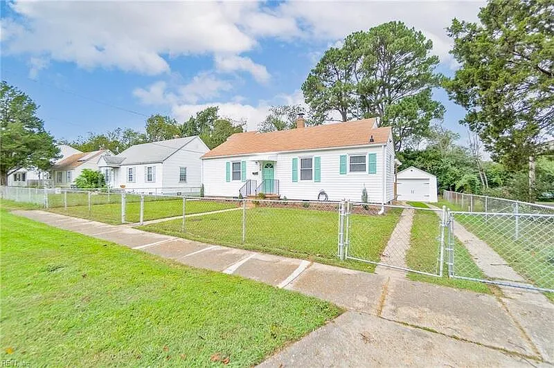 3 bed, 2.0 bath, 1000 sqft, $2,200 — Photo 3