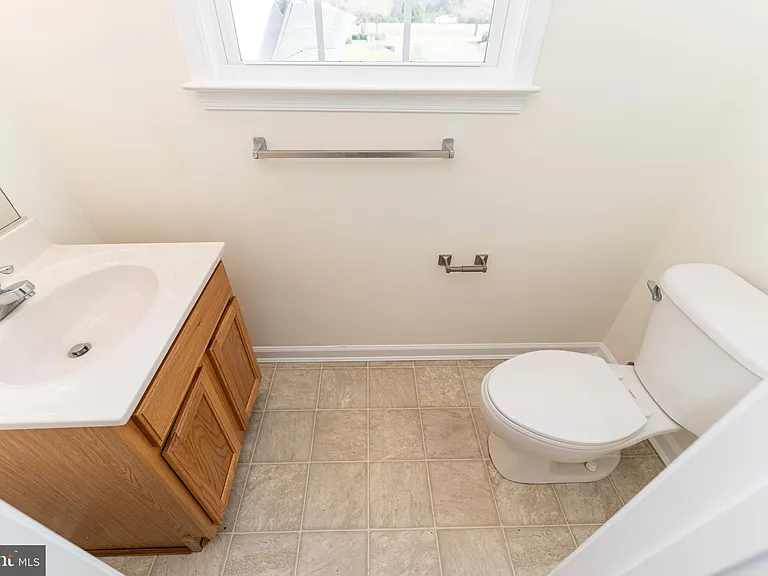 202 Carsons Ct — Photo 15