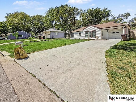 4th image of 133 S 46th St