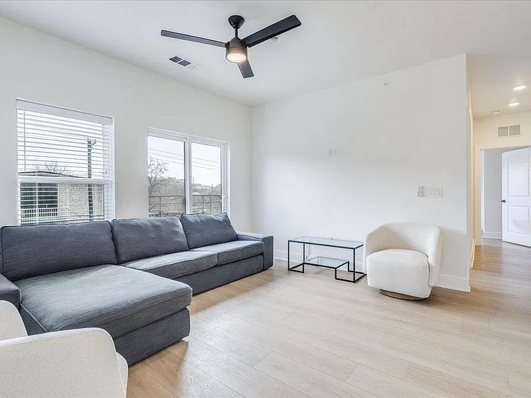 3000 Duval St #203 — Photo 3