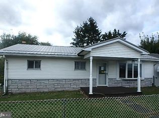 1 Grove Cir, Hancock, MD 21750