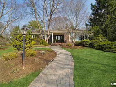 683 Briarwood Ct, Oradell, NJ, 07649