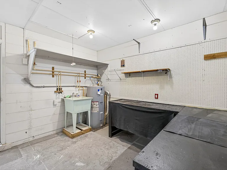1528 Chevy Chase Dr — Photo 23
