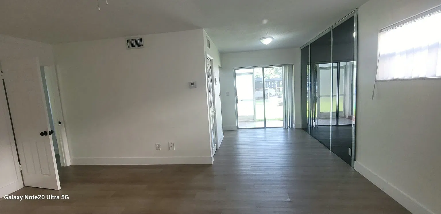 1 bed, 1.5 bath, 1000 sqft, $1,495 — Photo 4