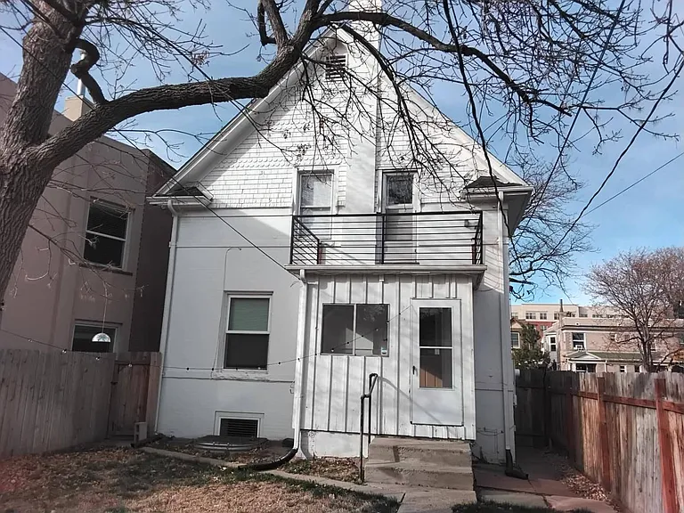 536 N Logan St #B — Photo 15