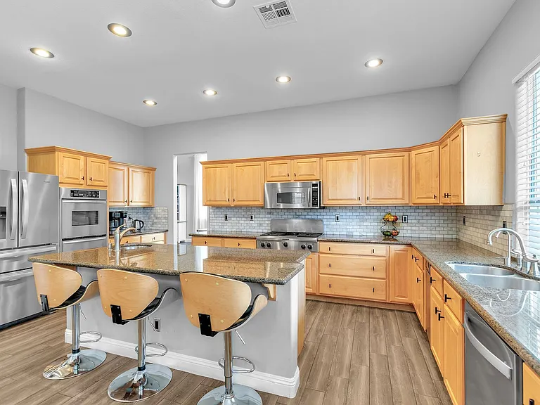 296 Doe Run Cir — Photo 141