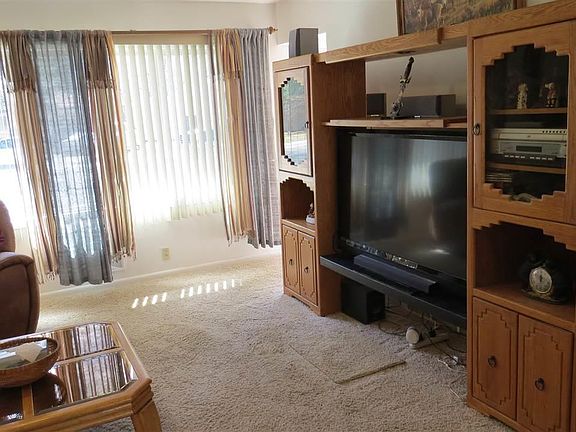 3rd image of 114 Big Horn Dr