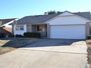 1012 NW 23rd St, Moore, OK 73160