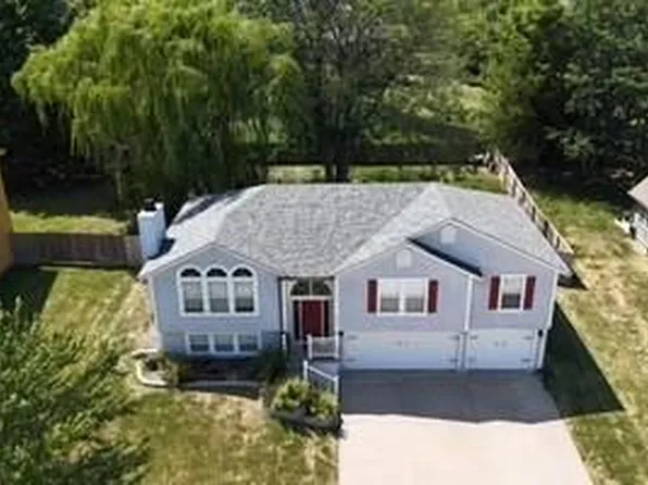 4432 SW Rivulet Dr, Lees Summit, MO 64082