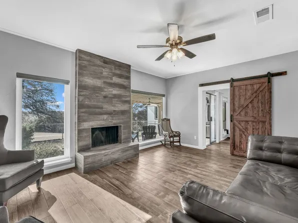 5107 Elms Ct, Granbury, TX 76049