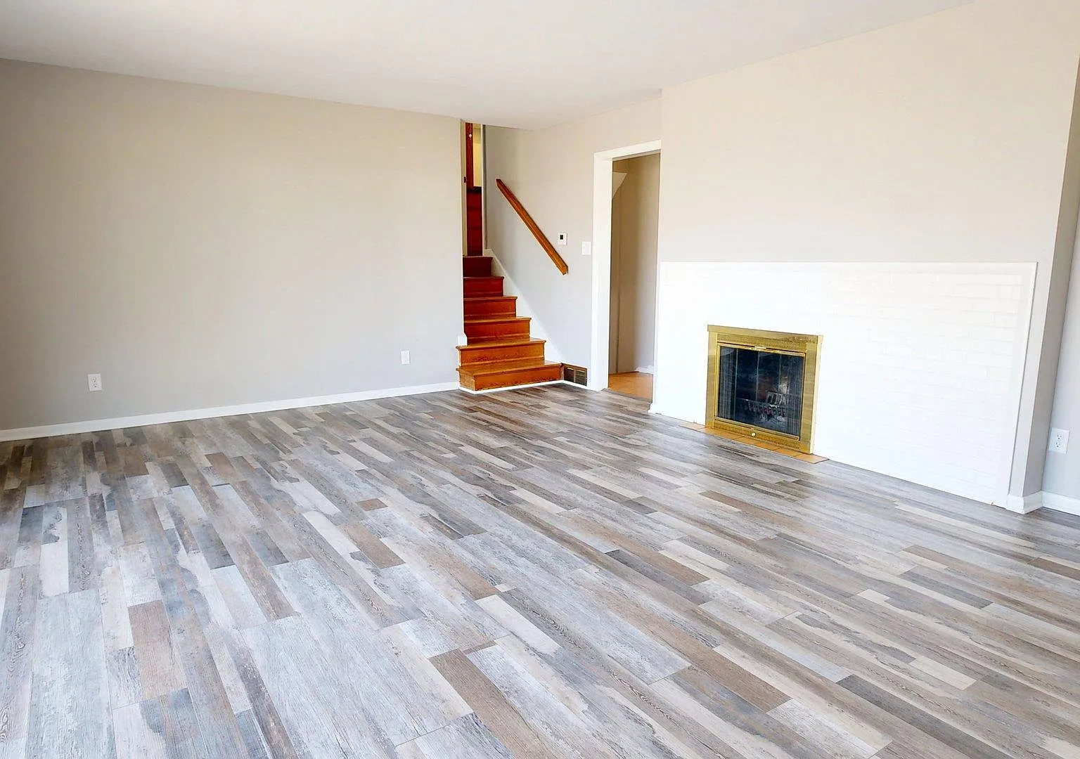 4 bed, 2.5 bath, 1800 sqft, $2,000 — Photo 3