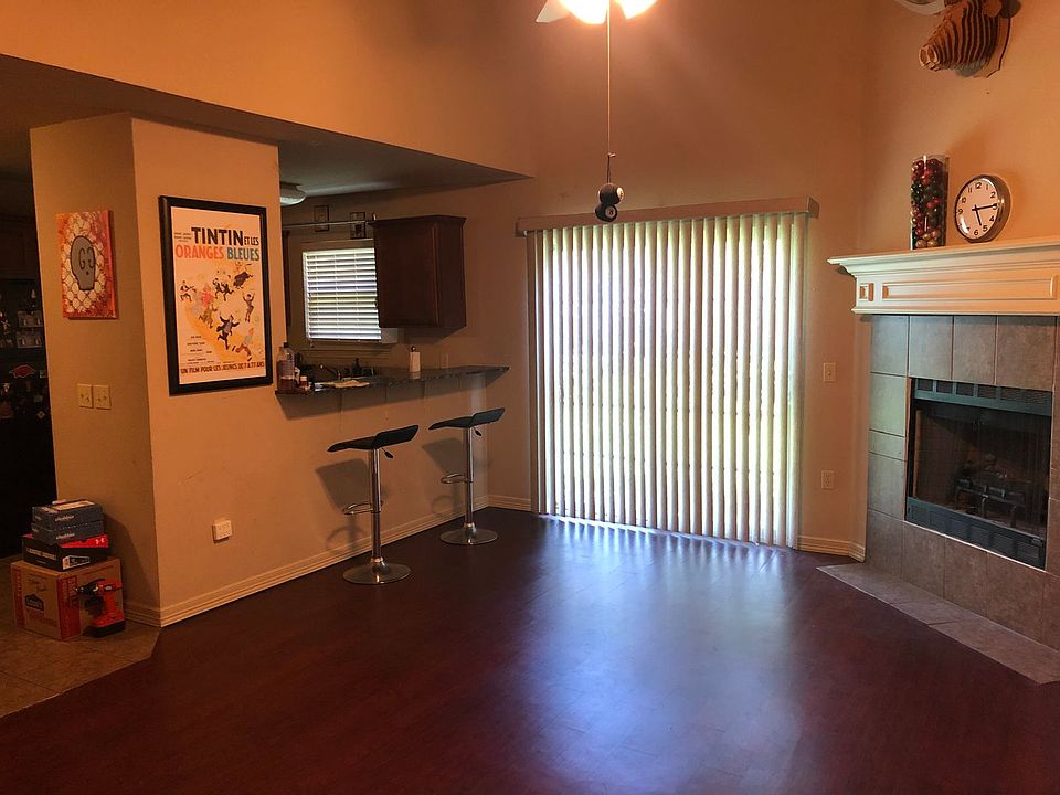 2nd image of 1752 N Chestnut Ave #1