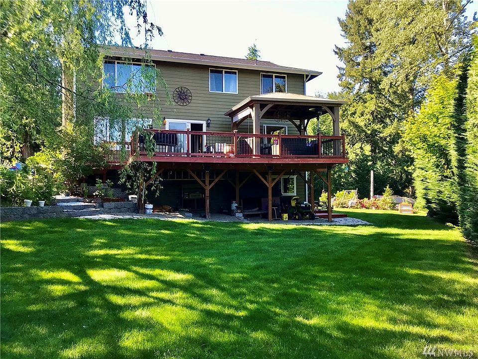 Lovely, private backyard w/expansive new deck & cabana covered gas fire pit! Separate walkway from parking to Mother-In-Law's deck & private entry! Raspberries, blueberries & tire swing! What are you waiting for? Take a tour today and fall in love!