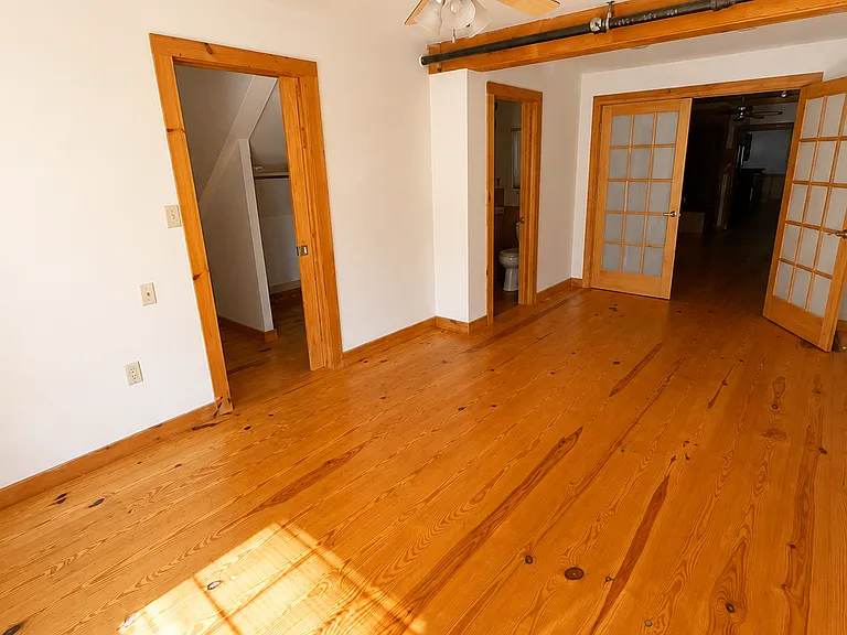 16 Livingston St #E — Photo 9
