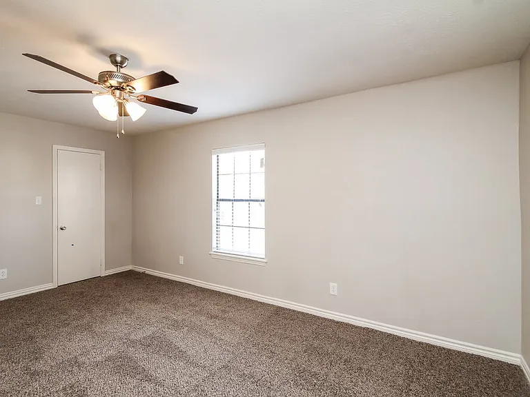 454 Kenya St — Photo 9