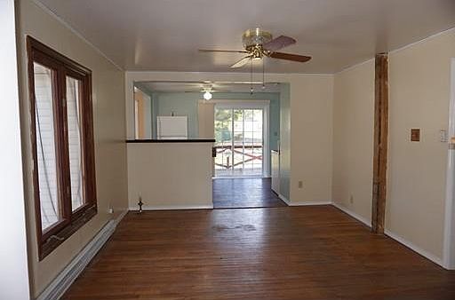 3rd image of 10 Canna Dr