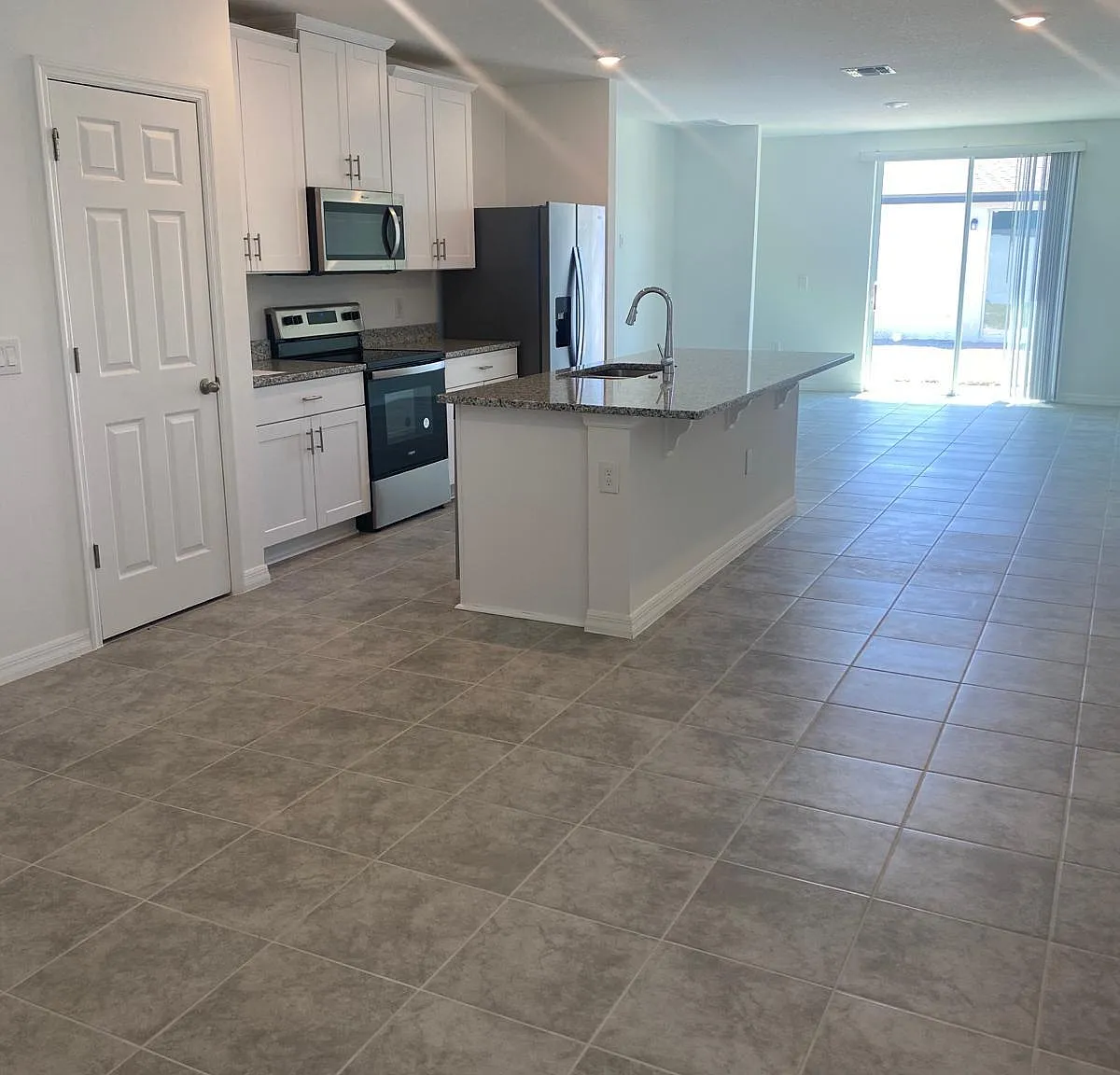 3 bed, 1483 sqft, $1,900 — Photo 4