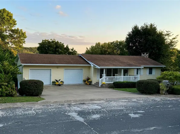 1810 Kentucky St, Louisiana, MO 63353