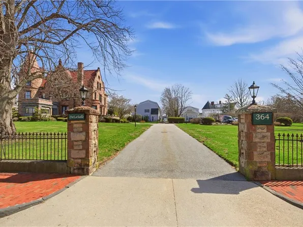 364 Bellevue Ave APT A6, Newport, RI 02840