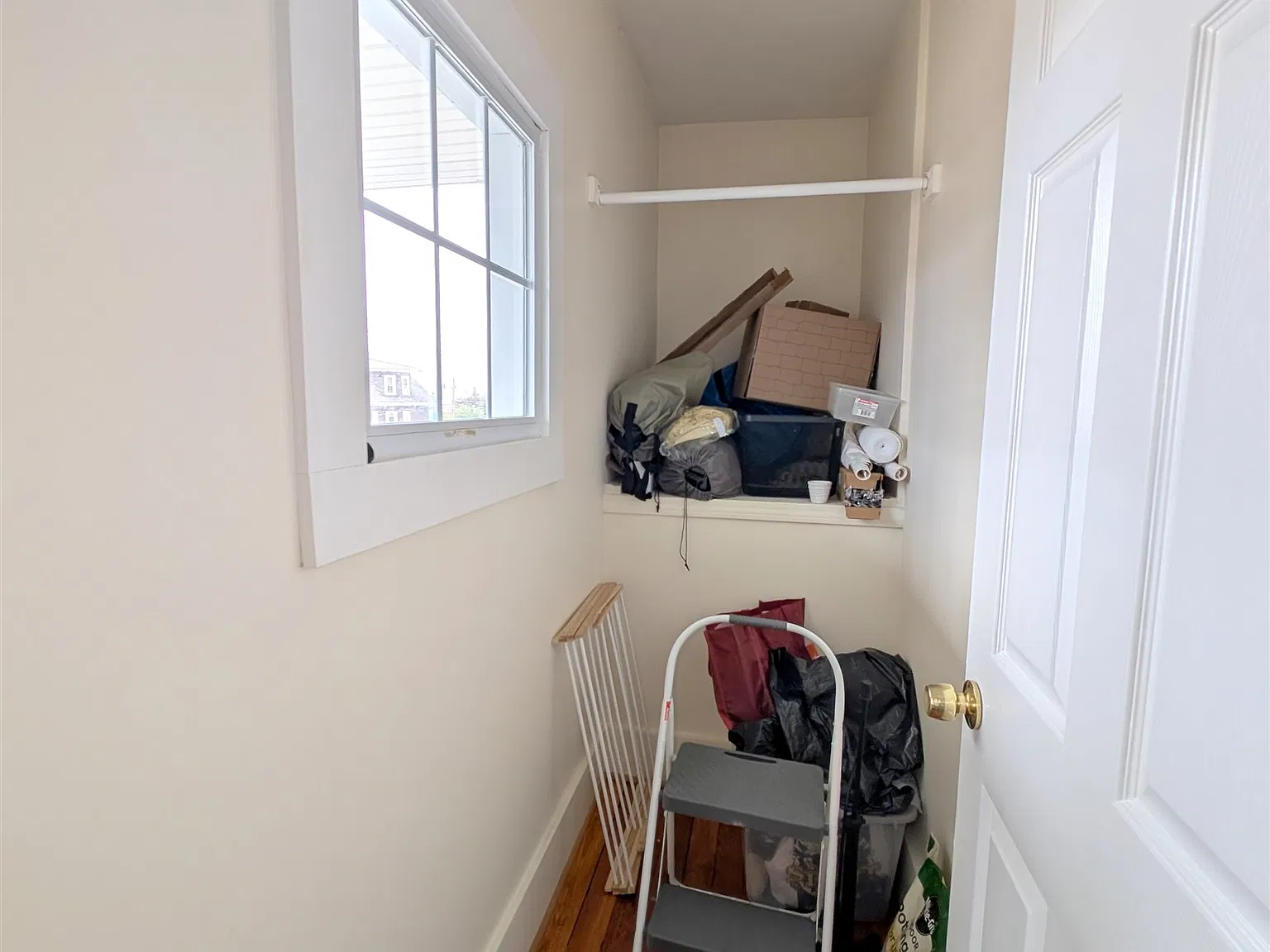 4 bed, 1500 sqft, $4,200 — Photo 3