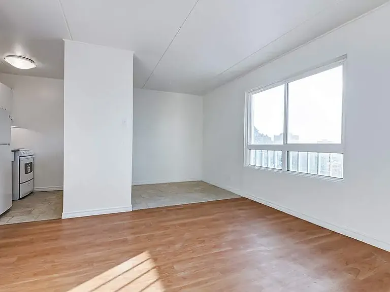 360 Cumberland Ave #2004 — Photo 24