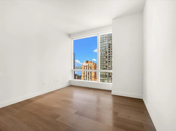 77 Greenwich Street image 6 of 16