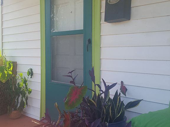 2nd image of 2721 Verbena St
