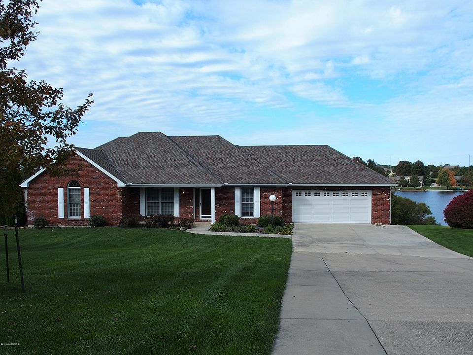 1st image of 2846 Foxdale Dr
