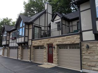 2421 Derbyshire Ct UNIT B4-A, Cleveland Heights, OH 44106