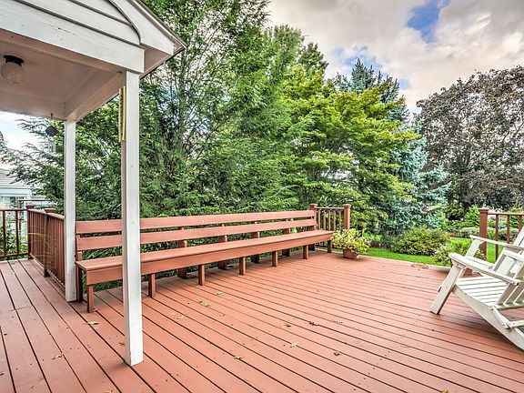 Deck (2)