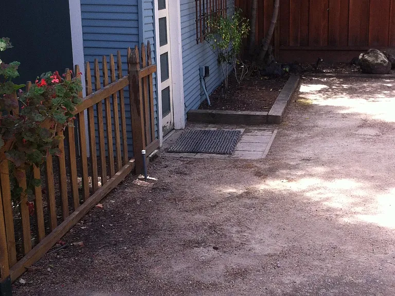 518 Byron St — Photo 4