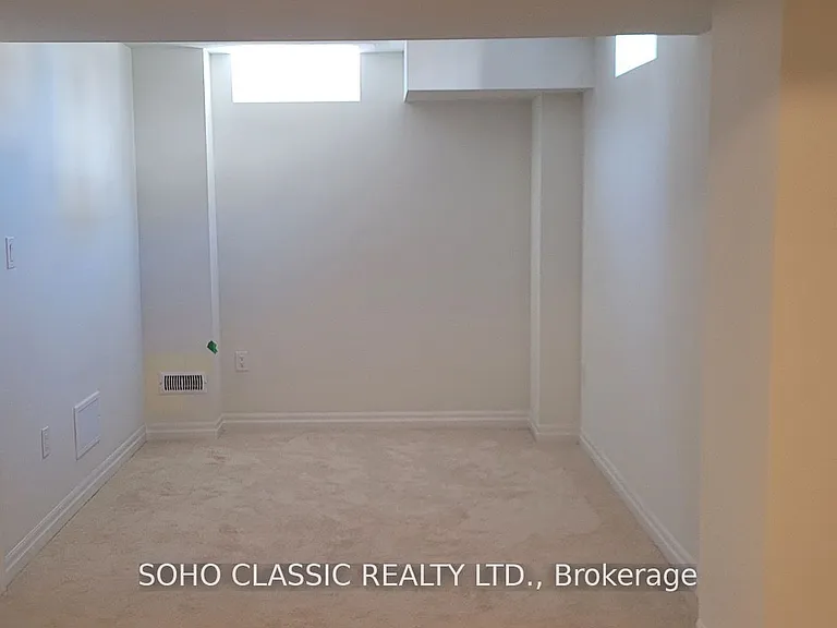 19 Connell Dr — Photo 24