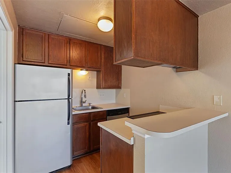 601 Nelray Blvd #17 — Photo 4