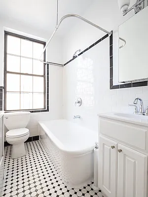 Rented by City Connections Realty | media 28