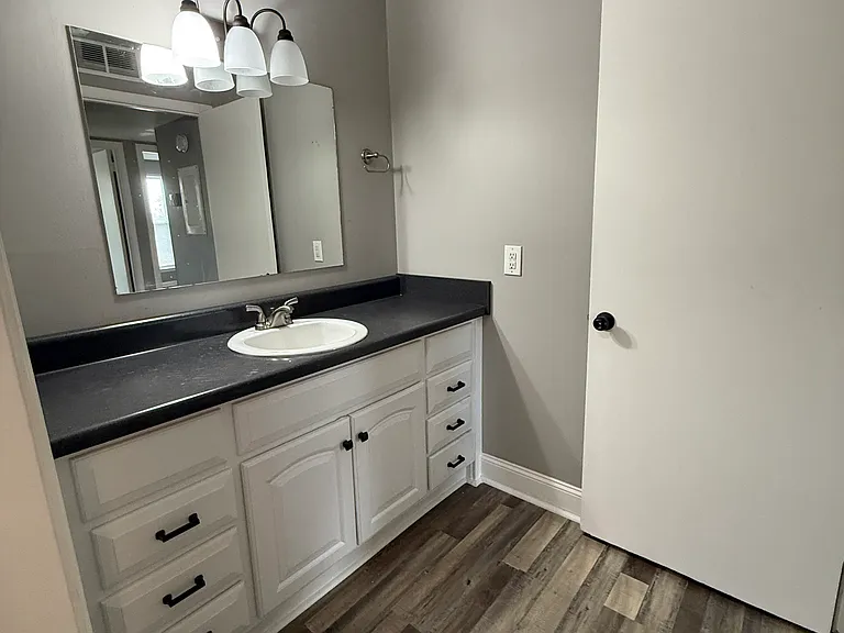 555 N Dupont Ave #B-27 — Photo 10
