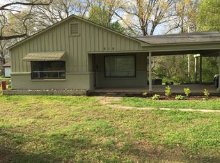 918 E Main St, Fulton, MS 38843