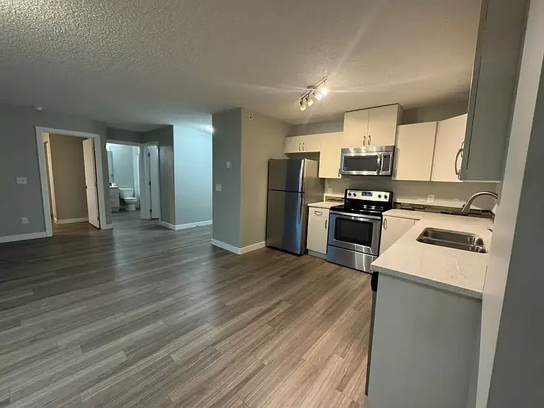 2801 43rd Ave — Photo 12
