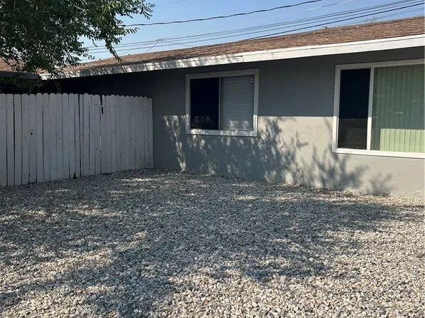 13374 Mohawk Rd, Apple Valley, CA 92308