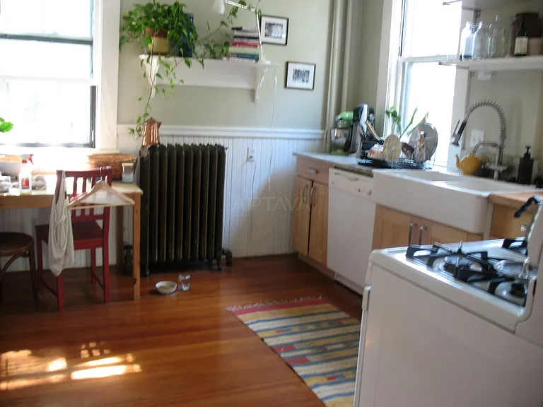 13 Linden Ave #1 — Photo 4
