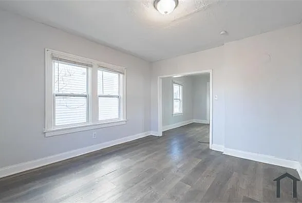 359 Clarendon Ave — Photo 11