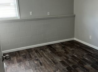 301 W Maple St #1A, Chillicothe, IL 61523