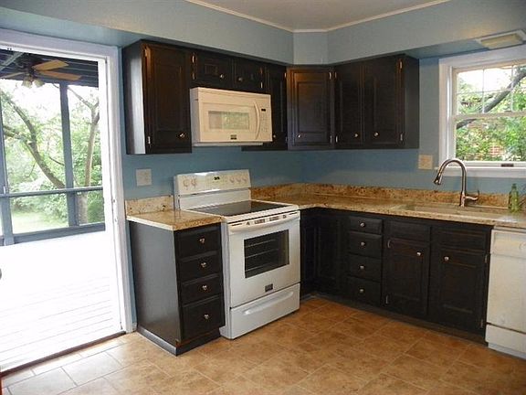 4th image of 6135 Kennedy Ave