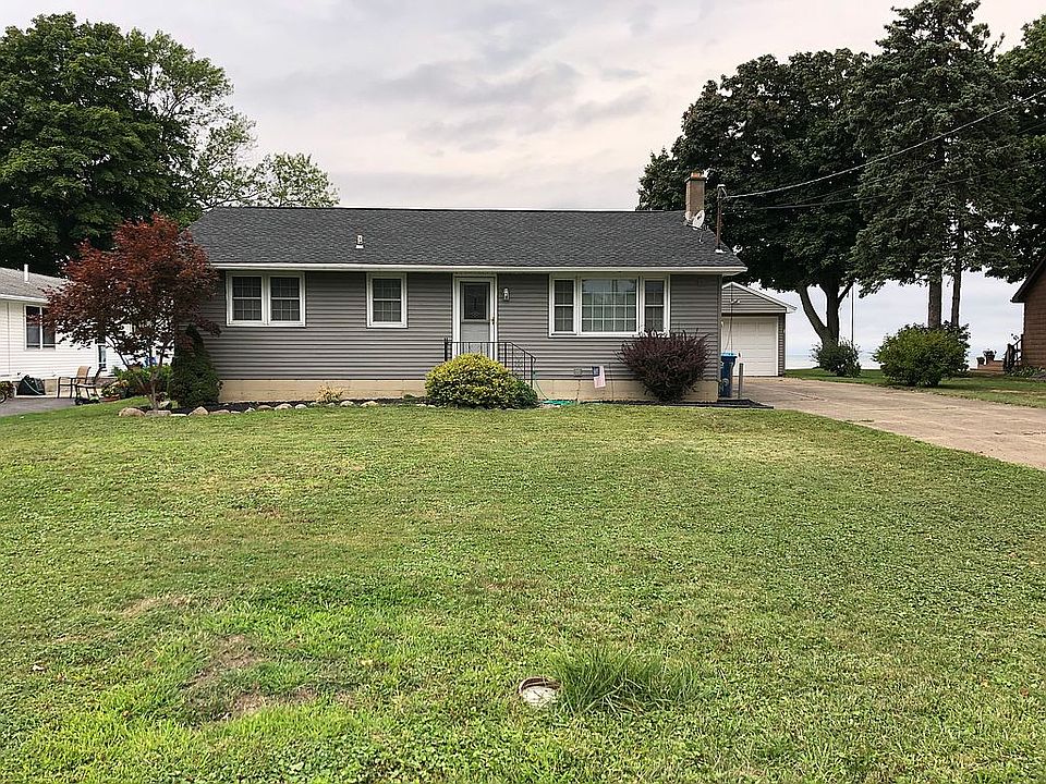 1st image of 380 Roat Dr