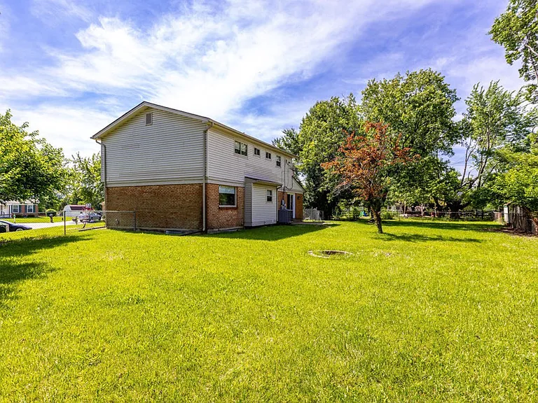 965 Rustic Ct — Photo 8