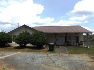 583 Berry Rd, Boiling Springs, SC 29316