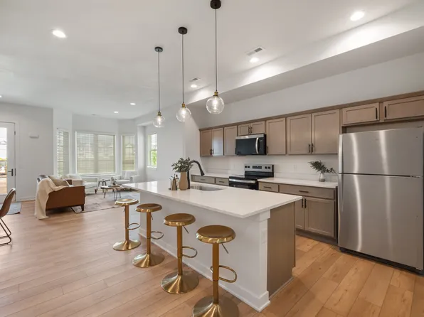 1204 SW Des Moines St, Ankeny, IA 50023