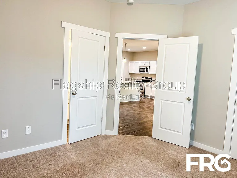 1501 S Taylor St — Photo 29