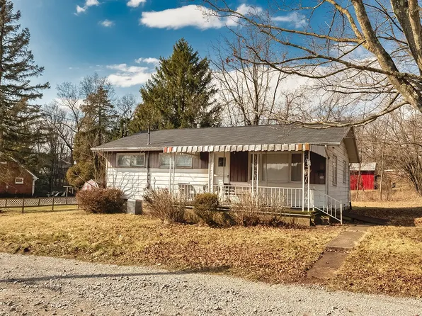 3038 Leechburg Rd, New Kensington, PA 15068
