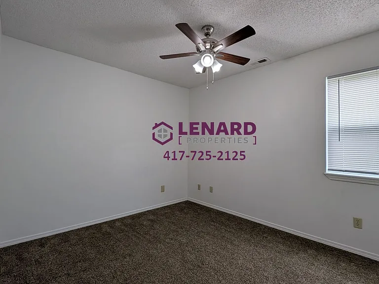1911 E Laverne St — Photo 10