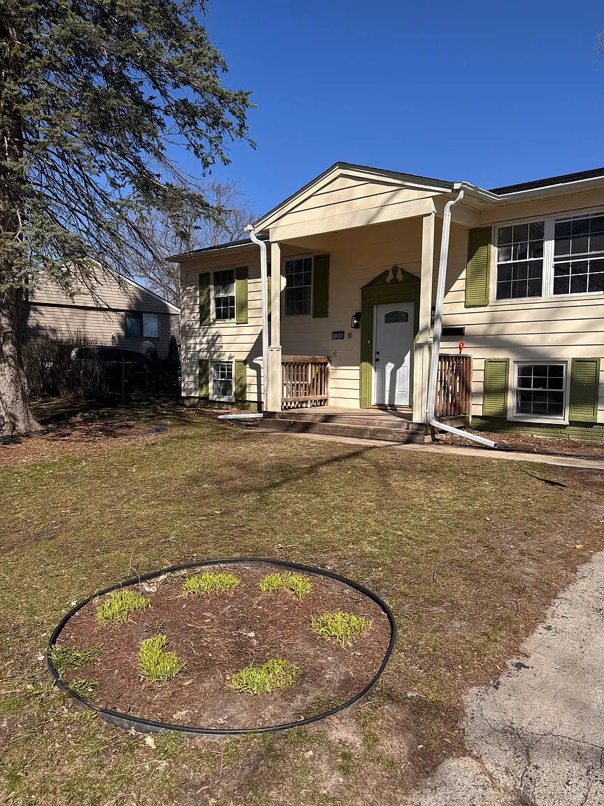 139 E Rose St photo 1